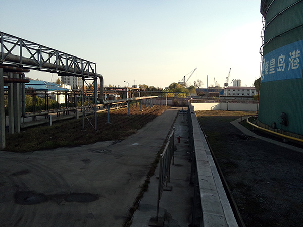 秦皇島港口油庫泄露檢測報警系統(tǒng)應用案例現(xiàn)場安裝圖2